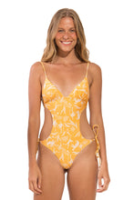 Load image into Gallery viewer, Model Front: Rio De Sol Une Pièce Sunny-Forest Trikini