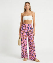 Load image into Gallery viewer, Model Front: Rio De Sol Pantalon De Plage Amore-Pink Wide Pants