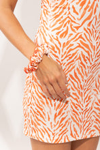 Load image into Gallery viewer, Image 04: Rio De Sol Chouchou Sahari Scrunchie