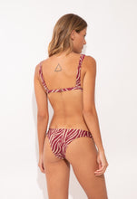 Load image into Gallery viewer, Model Back: Rio De Sol Ensemble Set Dune Hera Essential