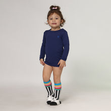 Load image into Gallery viewer, Model Front: Uv Line T-Shirt Longsleeve Baby Marinho Upf50+