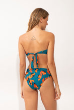 Load image into Gallery viewer, Model Back: Rio De Sol Bas Bottom Luma Amy