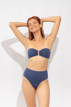 Load image into Gallery viewer, Image 05: Rio De Sol Bas Bottom Carmel-Blue Hotpants