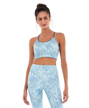 Load image into Gallery viewer, Model Front: Alto Giro Fitness Haut Top Staff Alcinha Dupla Face Azul Movement