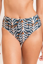 Load image into Gallery viewer, Gallery: Rio De Sol Bas Bottom Ikat Hotpants