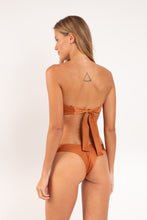 Load image into Gallery viewer, Model Back: Rio De Sol Bas Bottom Shimmer-Nocciola Nara