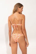 Load image into Gallery viewer, Model Back: Rio De Sol Haut Top Ditsy-Butter Juliette