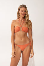 Load image into Gallery viewer, Model Front: Rio De Sol Bas Bottom Sand-Argila Lacinho