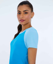Load image into Gallery viewer, Image 04: Alto Giro Fitness Haut T-Shirt Skin Fit Recortes Sport Azul Vivid