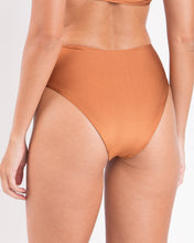 Load image into Gallery viewer, Image 05: Rio De Sol Bas Bottom Nocciola Hotpants