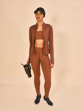 Load image into Gallery viewer, Model Front: Uv Line Fitness Bas Legging Fit Aspen Brown Upf50+