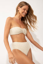 Load image into Gallery viewer, Image 07: Rio De Sol Bas Bottom Brisa-Offwhite Hotpants
