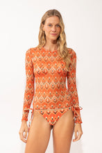 Load image into Gallery viewer, Model Front: Rio De Sol Haut De Plage Maracai Top Harper Long