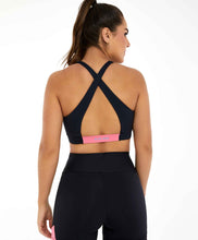 Load image into Gallery viewer, Model Back: Alto Giro Fitness Haut Top Hyper Costas Cruzadas Preto