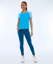 Load image into Gallery viewer, Image 02: Alto Giro Fitness Haut T-Shirt Skin Fit Recortes Sport Azul Vivid