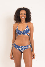 Load image into Gallery viewer, Model Front: Rio De Sol Bas Bottom Pottery Madrid