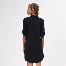 Load image into Gallery viewer, Model Back: Uv Line Chemise Shirtdress Copenhagen Fem Black Upf50+