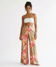 Load image into Gallery viewer, Model Front: Rio De Sol Pantalon De Plage Oasis Wide Pants