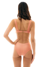 Load image into Gallery viewer, Model Back: Rio De Sol Une Pièce Trikini Ouro Rosa