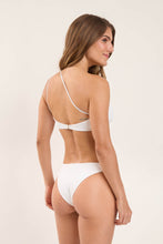 Load image into Gallery viewer, Model Back: Rio De Sol Ensemble Set Sand-White Kora Leblon