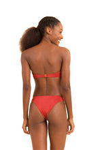 Load image into Gallery viewer, Model Back: Rio De Sol Haut Top Malibu-Chili Bandeau-Duo