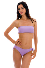Load image into Gallery viewer, Model Front: Rio De Sol Haut Top Uv-Harmonia Bandeau-Reto