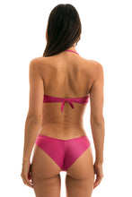 Load image into Gallery viewer, Model Back: Rio De Sol Haut Top Cloque Lichia Bandeau