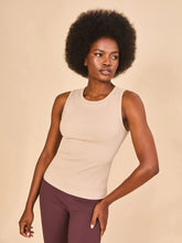 Load image into Gallery viewer, Gallery: Uv Line Fitness Haut Regata Fem Ribbed Sand Upf50+