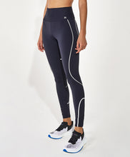 Load image into Gallery viewer, Model Front: Alto Giro Fitness Bas Legging Body Tex Breeze Com Refletivo Preto