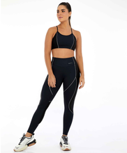 Load image into Gallery viewer, Model Front: Alto Giro Fitness Bas Legging Hyper Recortes Atlanta Preto