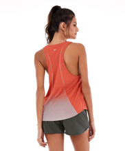 Load image into Gallery viewer, Model Back: Alto Giro Fitness Haut Regata Alto Giro Skin Fit Sport Way Com Degradê