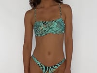 Load and play video in Gallery viewer, Video: Luli Fama Haut Top Square Animale Aqua