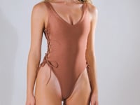 Load and play video in Gallery viewer, Video: Rio De Sol Une Pièce Shimmer-Copper Zoe