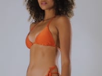 Load and play video in Gallery viewer, Video: Rio De Sol Haut Top Shimmer-Paprica Tri-Inv