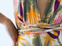 Load and play video in Gallery viewer, Video: Rio De Sol Une Pièce Oasis New Vegas