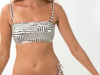 Load and play video in Gallery viewer, Video: Rio De Sol Ensemble Set Collage Bandeau-Reto Ibiza-Comfy