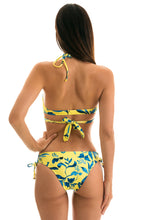 Load image into Gallery viewer, Model Back: Rio De Sol Bas Bottom Lemon Flower Transpassado