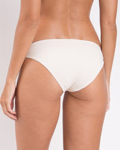 Load image into Gallery viewer, Image 06: Rio De Sol Bas Bottom Malibu-Natural Essential-Comfy