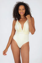 Load image into Gallery viewer, Model Front: Rio De Sol Une Pièce Off-White Marina