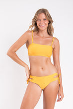 Load image into Gallery viewer, Model Front: Rio De Sol Ensemble Set Solar Bandeau-Reto Madrid