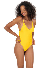 Load image into Gallery viewer, Model Front: Rio De Sol Une Pièce Sunflower Hype