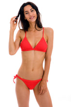 Load image into Gallery viewer, Model Front: Rio De Sol Haut Top Cotele-Tomate Tri-Fixo