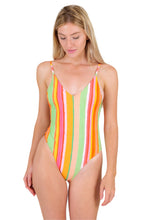 Load image into Gallery viewer, Model Front: Rio De Sol Une Pièce Utah Hype