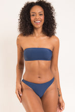 Load image into Gallery viewer, Image 04: Rio De Sol Haut Top Navy Bandeau-Reto
