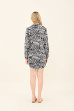 Load image into Gallery viewer, Model Back: Uv Line Chemise Shirtdress Dalia Marinho Upf50+
