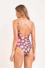 Load image into Gallery viewer, Model Back: Rio De Sol Une Pièce Amore-Pink Hype
