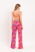 Load image into Gallery viewer, Model Back: Rio De Sol Pantalon De Plage Flavors Wide Pants
