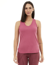 Load image into Gallery viewer, Model Front: Alto Giro Fitness Haut Regata Skin Fit Alongada Gola V Roxo Reset
