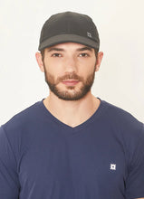 Load image into Gallery viewer, Model Front: Uv Line Casquette Cap Uv Pro Masc Black Upf50+
