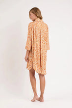 Load image into Gallery viewer, Model Back: Rio De Sol Robe De Plage Sahari Chemise Gabriele
